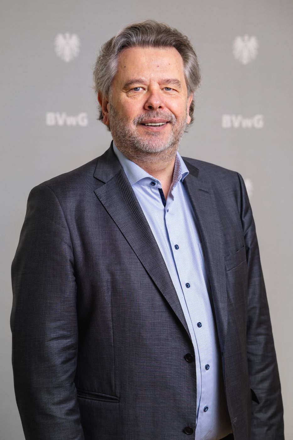 Dr. SACHS