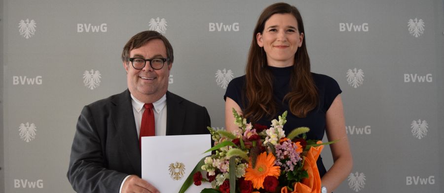 Präsident Dr. Christian Filzwieser und desig. Vizepräsidentin Mag.a Daniela Urban bei der Dekretverleihung.