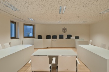 Verhandlungssaal im Wiener Amtsgebäude.
