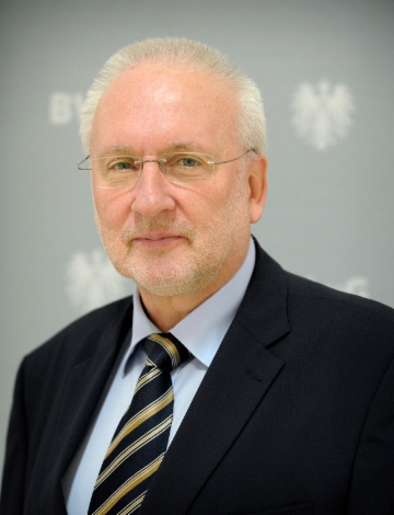 Portrait Präsident Harald Perl.
